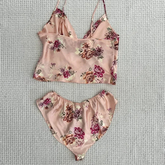 VINTAGE Cami & Shorts Pajama Set - Picture 6 of 6